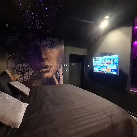 Bed and breakfast Loveroom Sexyloveroom Rivesaltes