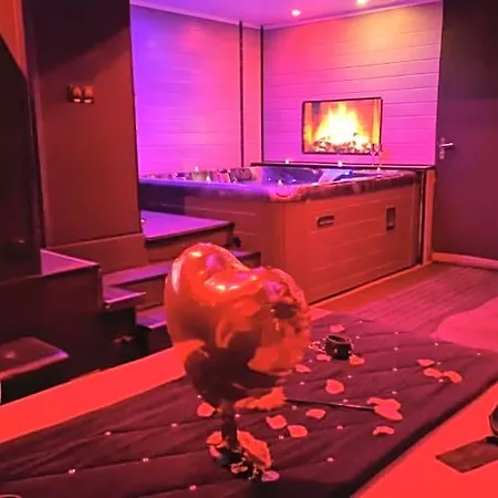 לינה וארוחת בוקר Loveroom Sexyloveroom 4*
