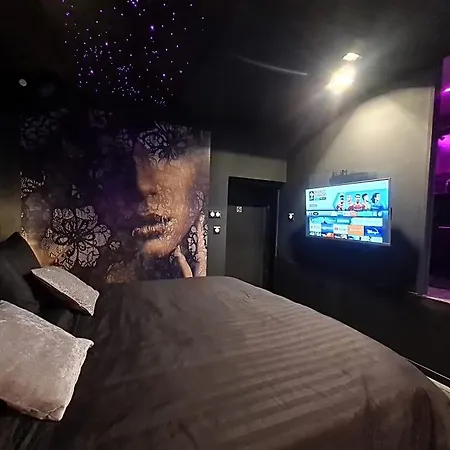 Loveroom Sexyloveroom فندق مبيت وإفطار ريفسالت