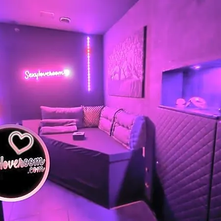 לינה וארוחת בוקר Loveroom Sexyloveroom ריווזאלט
