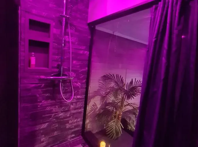 לינה וארוחת בוקר Loveroom Sexyloveroom 4*